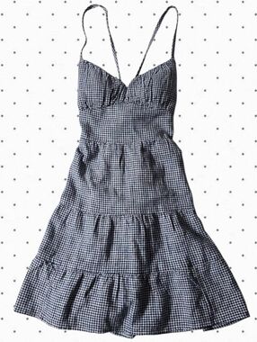 Hollister white and navy gingham dress with pockets and padded chest